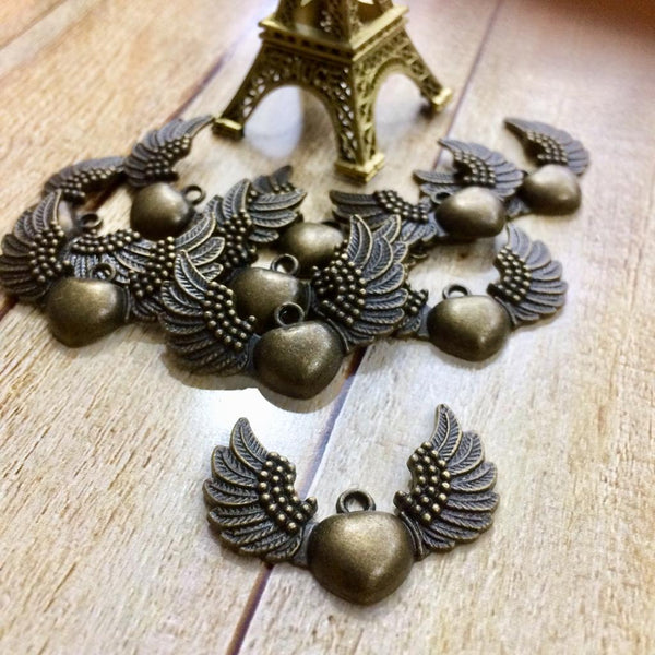 Heart Winge Metal Charm
