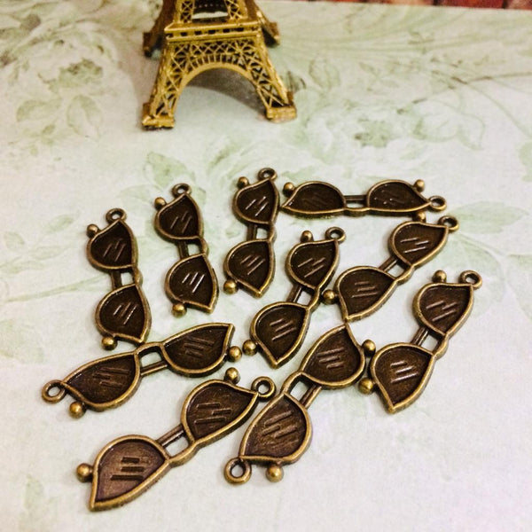Spectacle Metal Charm